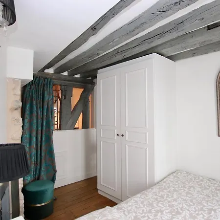 Apartment Vivienne Paris