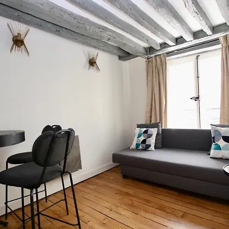 Vivienne Apartment